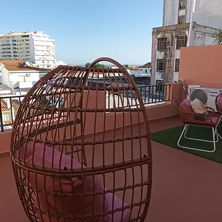 Station Eleven Gæstehus Faro