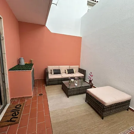 Station Eleven Gæstehus Faro