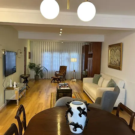 Station Eleven Gæstehus Faro